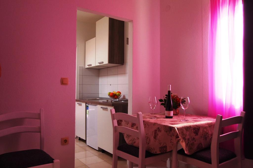 Apartment Old Town Makarska Habitación foto